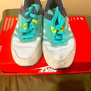 Reebok Ventilator Supreme Sneakers in Blue/Multicolor